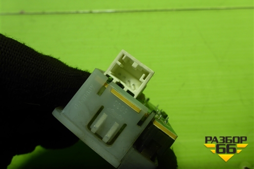 Плафон салонный боковой (7L6947292B) для Volkswagen Touareg c 2002-2010г (Туарег)