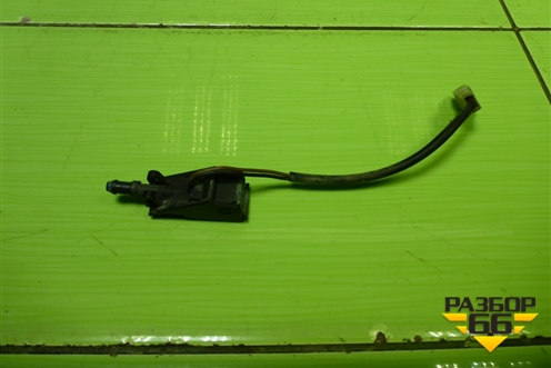 Форсунка омывателя лобового стекла правая (с обогревом) (6E0955986A) для Volkswagen Touareg c 2002-2010г (Туарег)