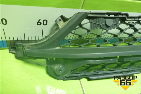 Решетка в передний бампер центральная (после 2022г) (8450041598) для VAZ Vesta/Веста с 2015г