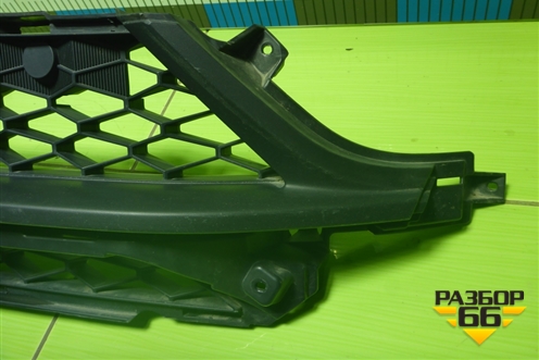 Решетка в передний бампер центральная (после 2022г) (8450041598) для VAZ Vesta/Веста с 2015г