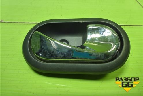 Ручка внутренняя двери задней правой (8200733847) для Nissan Terrano с 2014г (Терано)