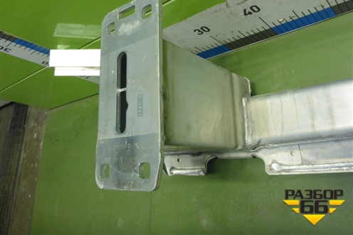 Усилитель переднего бампера для Audi Q7 c 2015г (Ку 7)