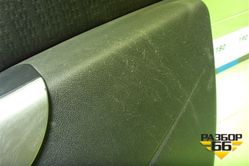 Обшивка двери передней правой под электрику (809004929R) для Nissan Terrano с 2014г (Терано)