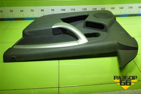 Обшивка двери передней правой под электрику (809004929R) для Nissan Terrano с 2014г (Терано)