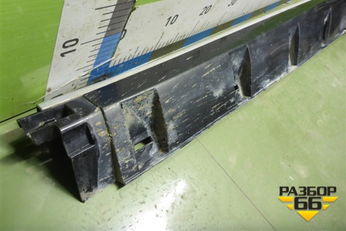 Накладка на порог наружная левая (768513833R) для Nissan Terrano с 2014г (Терано)