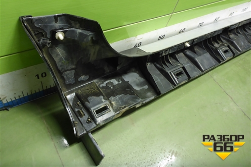 Накладка на порог наружная левая (768513833R) для Nissan Terrano с 2014г (Терано)