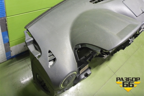 Торпедо под AIR BAG без AIR BAG (681002852R) для Nissan Terrano с 2014г (Терано)