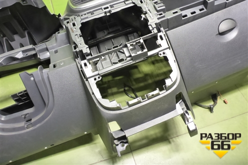 Торпедо под AIR BAG без AIR BAG (681002852R) для Nissan Terrano с 2014г (Терано)