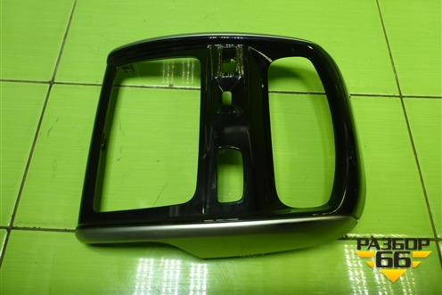 Рамка магнитолы (682609636R) для Nissan Terrano с 2014г (Терано)