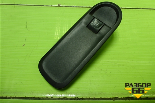 Кнопка стеклоподъёмника передняя правая для Nissan Terrano с 2014г (Терано)