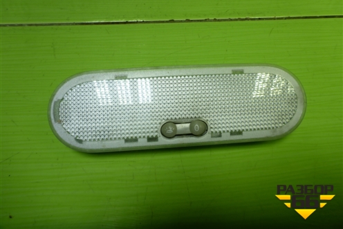 Плафон салонный центральный (8200074362) для Nissan Terrano с 2014г (Терано)