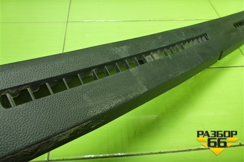 Дефлектор воздушный  (обдув лобового стекла) (812W619505058) для Sitrak C7H (С7Н)