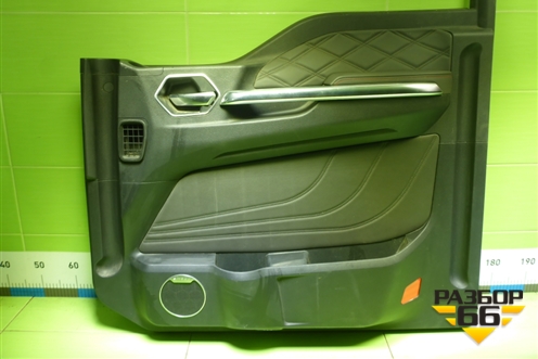 Обшивка двери правой под электрику (AZ16D433001002) для Sitrak C7H (С7Н)