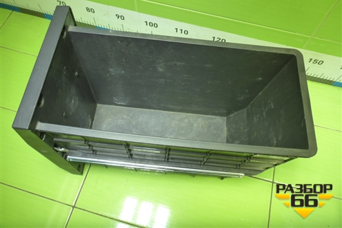 Ящик для вещей  (AZ16D257000016) для Sitrak C7H (С7Н)