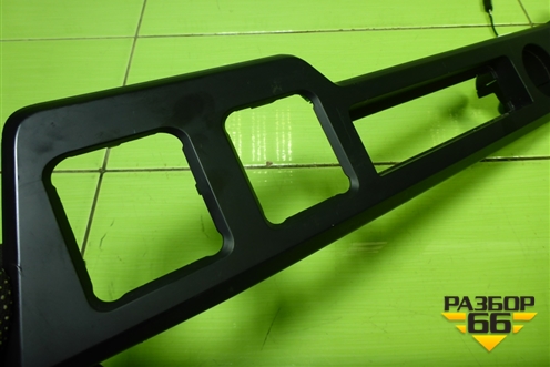 Накладка на торпедо  (812W617015033) для Sitrak C7H (С7Н)