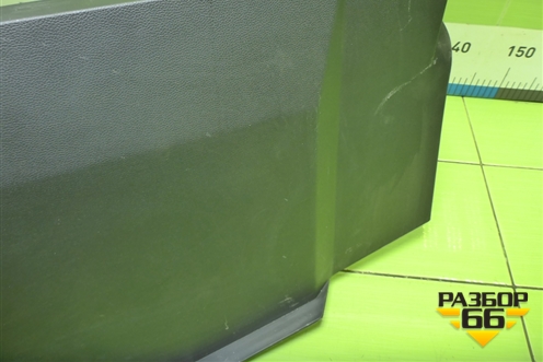 Обшивка в кабину левая на ящик инструментальный (AZ16D257000007) для Sitrak C7H (С7Н)