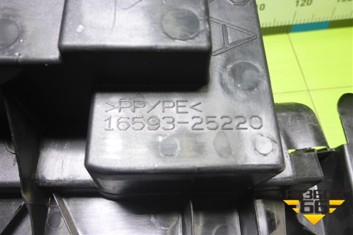 Дефлектор радиатора правый (1659325220) для Lexus RX 350 с 2022г (РХ)