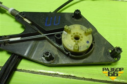 Стеклоподъёмник электрический передний правый (без моторчика) (6RU837462M) для Volkswagen Polo (седан) с 2010г (Поло)