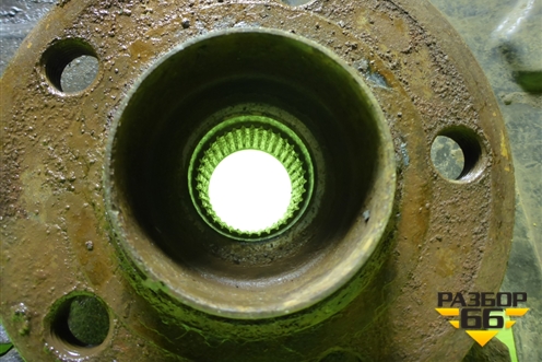 Кулак поворотный передний правый для Volkswagen Polo (седан) с 2010г (Поло)