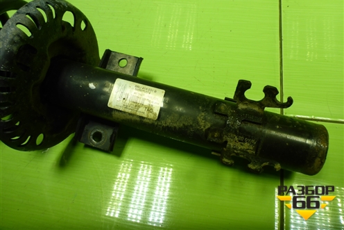 Амортизатор передний левый (6RU413031B) для Volkswagen Polo (седан) с 2010г (Поло)