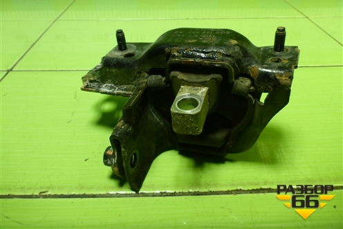 Опора КПП левая (6Q0199555AS) для Volkswagen Polo (седан) с 2010г (Поло)