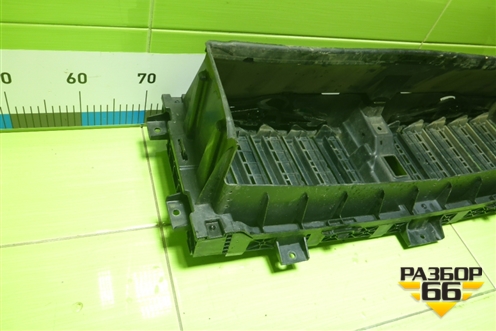 Решетка радиатора (внутреняя часть) (8401861QR01) для Hongqi E-HS9 с 2020г