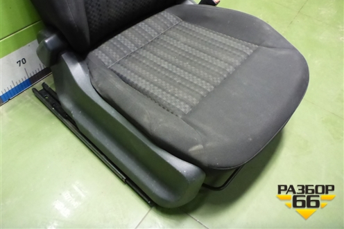 Сиденья комплект (без обогрева) для Volkswagen Polo (седан) с 2010г (Поло)