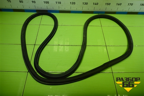 Уплотнитель двери передней правой (6RU867912K) для Volkswagen Polo (седан) с 2010г (Поло)