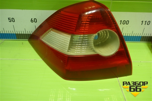 Фонарь задний левый (8200142682) для Renault Megane 2 с 2002-2009г (Меган)