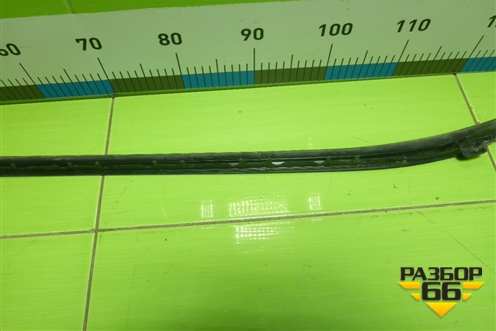 Молдинг лобового стекла левый (51317350609) для BMW X1 F48 с 2014г (Х1 Ф48)