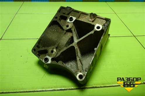 Кронштейн компрессора кондиционера (1.6л PNDA) (4M5012D624CD) для Ford Focus 3 с 2011г (Фокус)