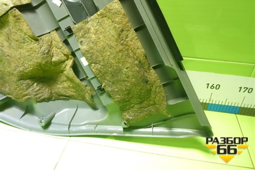 Обшивка двери задней левой под электрику (829013U000) для Nissan Cube с 2002-2008г