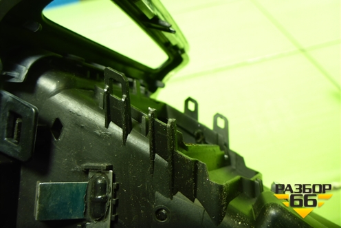 Дефлектор воздушный левый (BM51018B09AAW) для Ford Focus 3 с 2011г (Фокус)