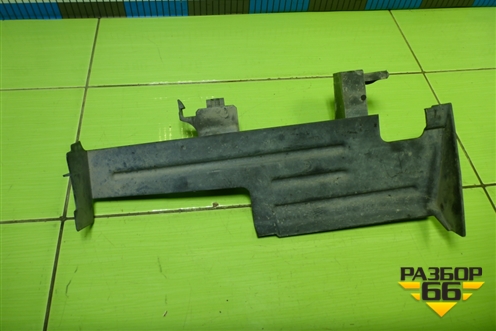 Дефлектор радиатора правый (BM518310DB) для Ford Focus 3 с 2011г (Фокус)