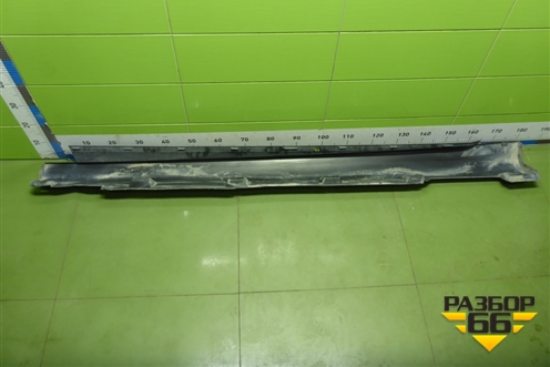 Накладка на порог наружная правая (BM51A10154A) для Ford Focus 3 с 2011г (Фокус)