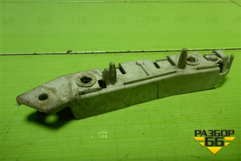 Кронштейн переднего бампера левый (BM5117D959A) для Ford Focus 3 с 2011г (Фокус)