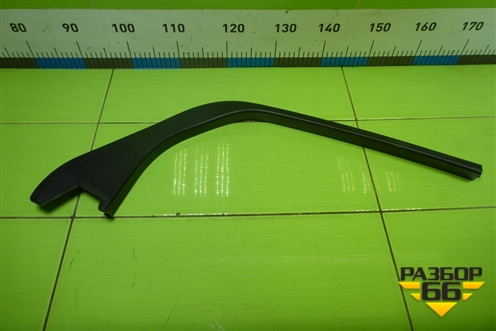 Накладка двери задней левой (на рамку хетчбэк) (BM51A254K07ACW) для Ford Focus 3 с 2011г (Фокус)