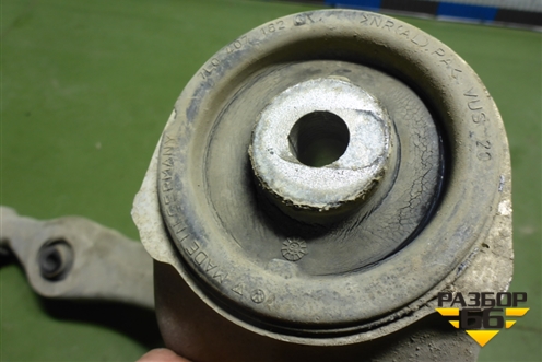 Рычаг передний левый нижний (7P0407151E) для Volkswagen Touareg с 2010-2018г (Туарег)