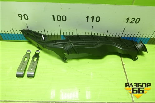 Кронштейн фары левой (10600011520) для Volvo XC60 с 2017-2025г (ХС60)