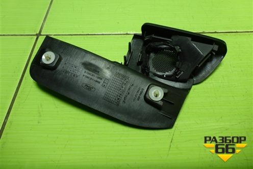 Накладка двери передней правой уголок (BM5118C862A) для Ford Focus 3 с 2011г (Фокус)