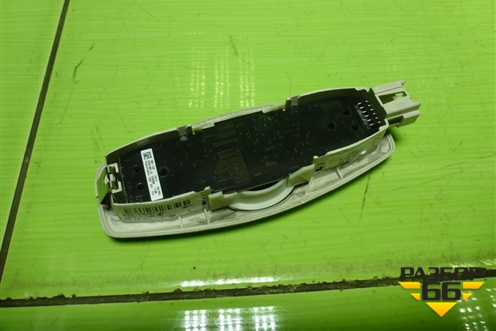 Плафон салонный боковой (правый) (AM5113K767AD) для Ford Focus 3 с 2011г (Фокус)