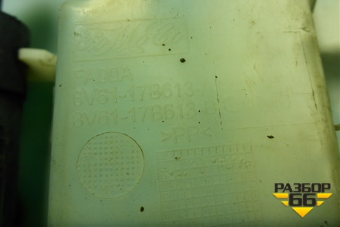 Бачок омывателя лобового стекла (BV6117B613A) для Ford Focus 3 с 2011г (Фокус)