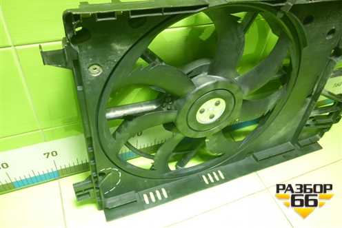 Вентилятор охлаждения радиатора (1636331500) для Toyota Rav-4 с 2018г (Рав 4)