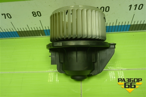 Моторчик отопителя (MZZ0372YD) для Land Rover Discovery 3 с 2004-2009г (Дискавери)