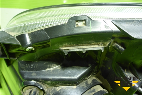 Фара правая (до 2006г галоген) (212-11L-1R) (21211L1R) для Toyota Avensis с 2003-2009г (Авенсис)