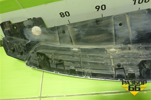 Решетка радиатора (верхняя часть) (95931767) для Chevrolet Cruze c 2009-2015г (Круз)