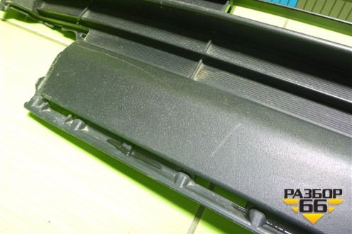 Решетка в передний бампер центральная (нижняя после 2015г) (5311342080) для Toyota Rav-4 с 2012-2019г (Рав 4)