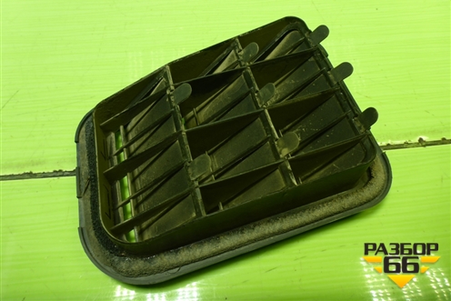 Клапан вентиляционный (правый) (975102F200) для Hyundai Solaris с 2010-2016г (Солярис)