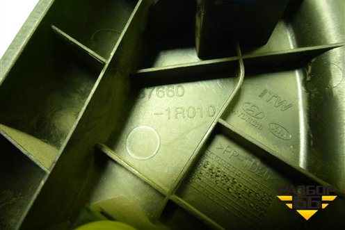 Накладка двери передней правой уголок (876601R010) для Hyundai Solaris с 2010-2016г (Солярис)