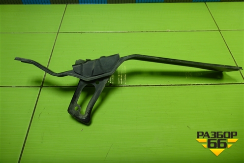 Кронштейн передней панели центральный (после 2015г) для Toyota Rav-4 с 2012-2019г (Рав 4)